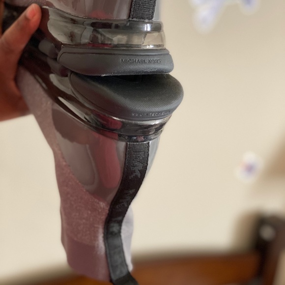 Micheal Kors Sock Shoe - Picture 3 of 6